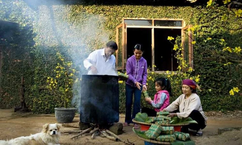 authentic-tet-experience-making-banh-chung